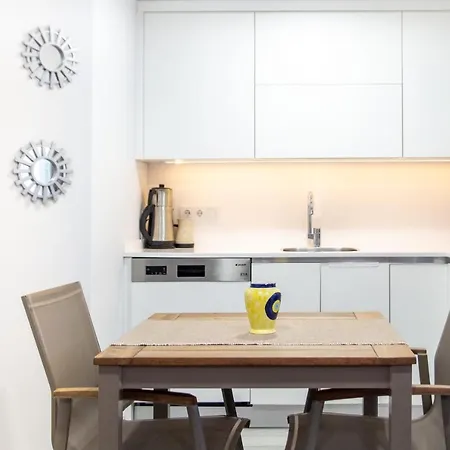 Flat With Shared Pool Close To The Beach In