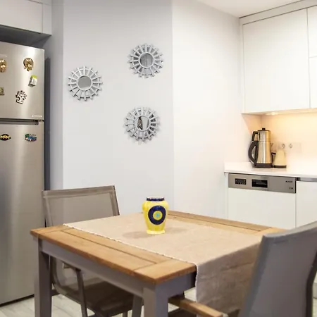Flat With Shared Pool Close To The Beach In *