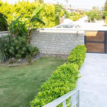 Flat With Shared Pool Close To The Beach In Apartment *